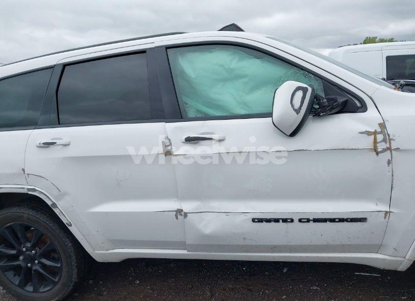 Photo 13 of 2017 Jeep Grand CHEROKEE ALTITUDE 4X4 (VIN 1C4RJFAG1HC758507)