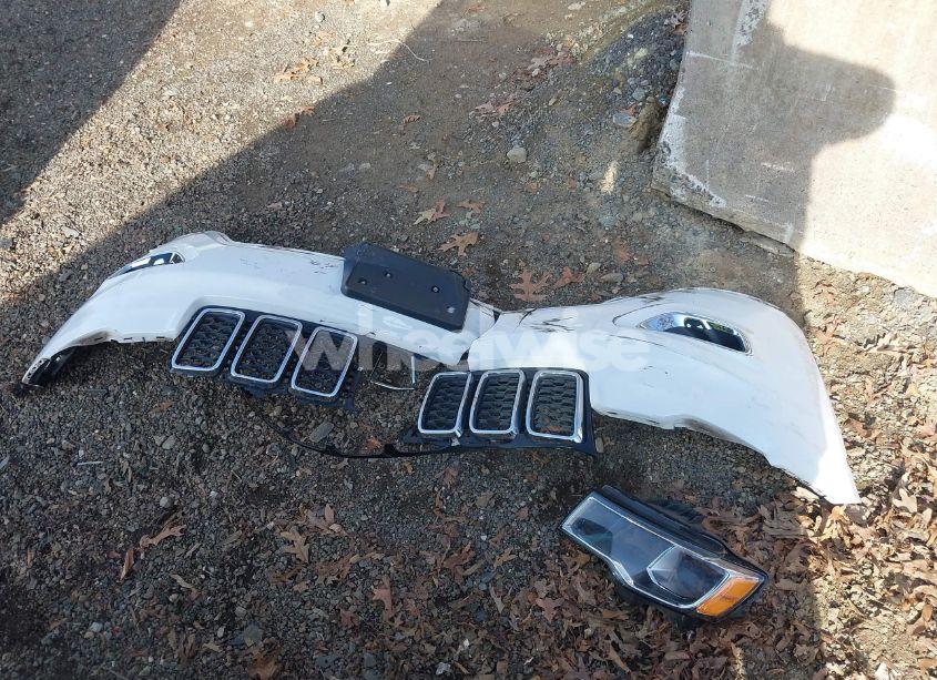 Photo 12 of 2017 Jeep Grand CHEROKEE LAREDO 4X4 (VIN 1C4RJFAG1HC818382)