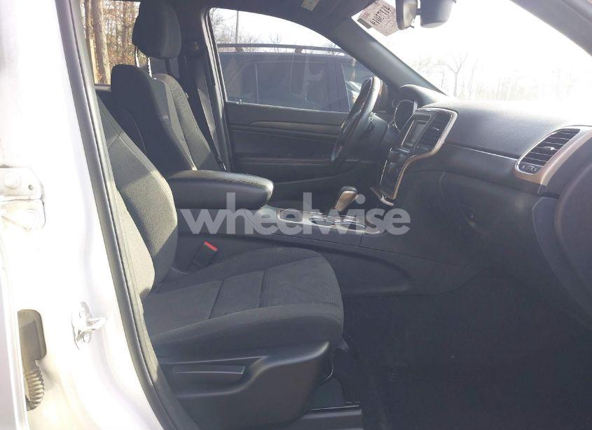 Photo 5 of 2017 Jeep Grand CHEROKEE LAREDO 4X4 (VIN 1C4RJFAG1HC818382)