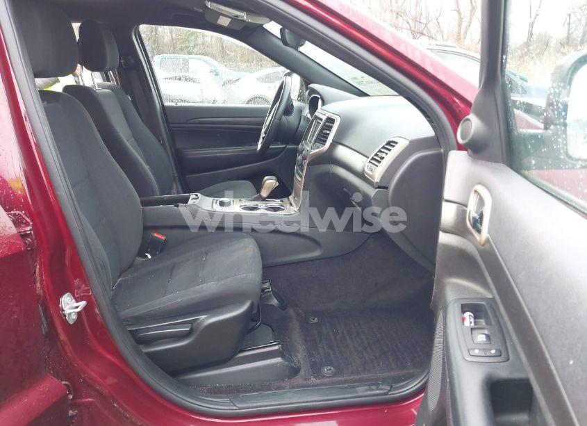 Photo 5 of 2017 Jeep Grand CHEROKEE LAREDO 4X4 (VIN 1C4RJFAG1HC844965)