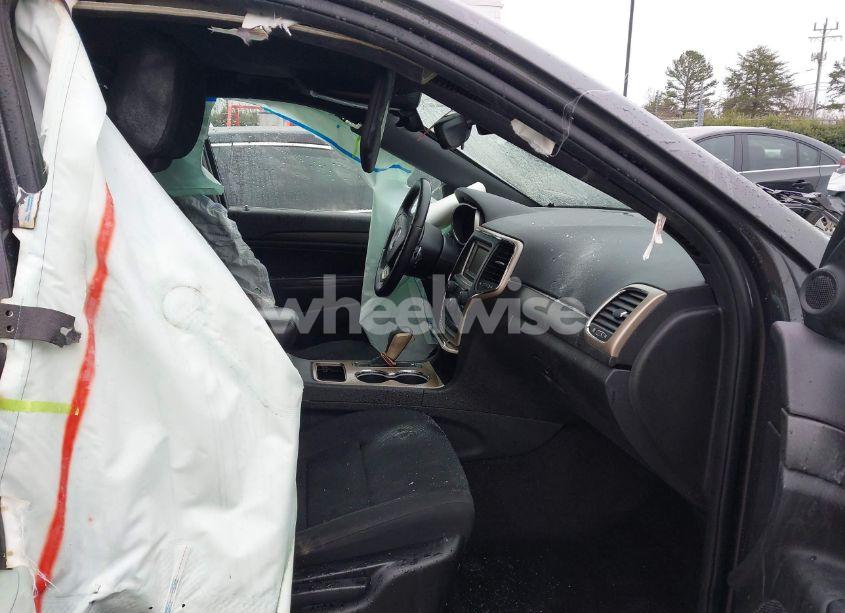 Photo 5 of 2017 Jeep Grand CHEROKEE LAREDO 4X4 (VIN 1C4RJFAG1HC858199)