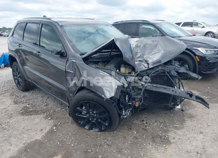 2017 Jeep Grand CHEROKEE ALTITUDE 4X4 (VIN 1C4RJFAG1HC866674) main photo