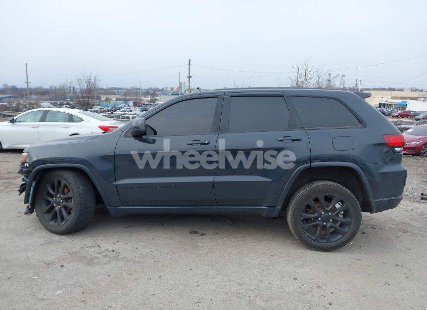 Photo 13 of 2017 Jeep Grand CHEROKEE ALTITUDE 4X4 (VIN 1C4RJFAG1HC894362)