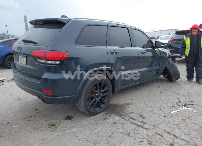 Photo 4 of 2017 Jeep Grand CHEROKEE ALTITUDE 4X4 (VIN 1C4RJFAG1HC894362)