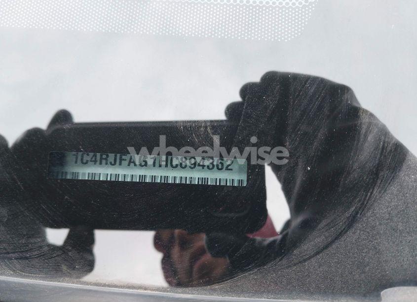 Photo 9 of 2017 Jeep Grand CHEROKEE ALTITUDE 4X4 (VIN 1C4RJFAG1HC894362)