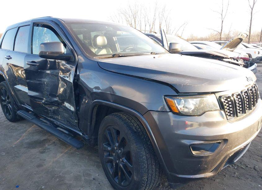 Photo 6 of 2017 Jeep Grand CHEROKEE ALTITUDE 4X4 (VIN 1C4RJFAG1HC910012)