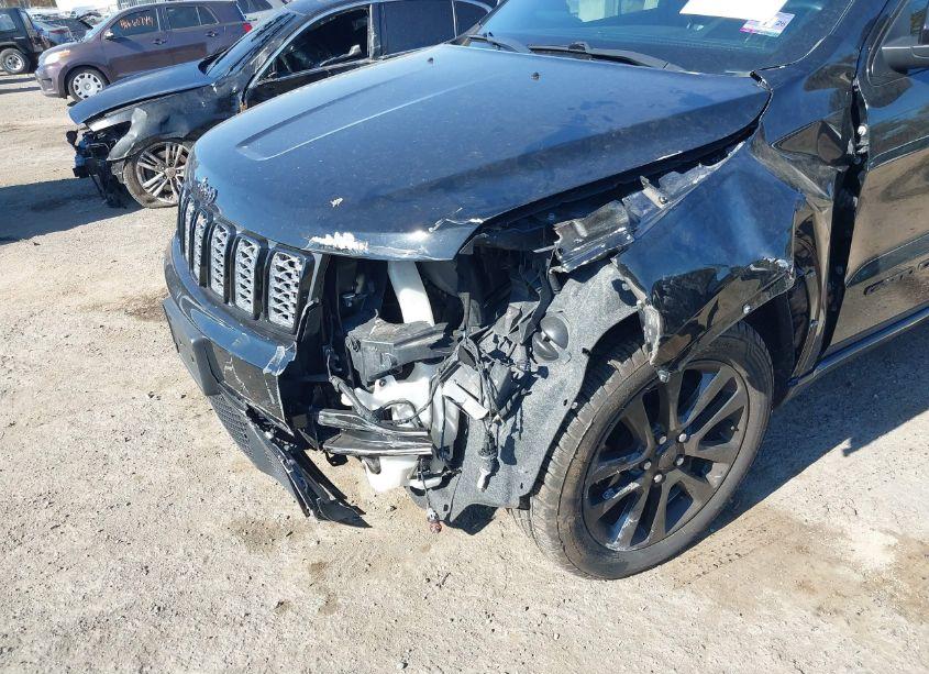 Photo 6 of 2017 Jeep Grand CHEROKEE ALTITUDE 4X4 (VIN 1C4RJFAG1HC951935)