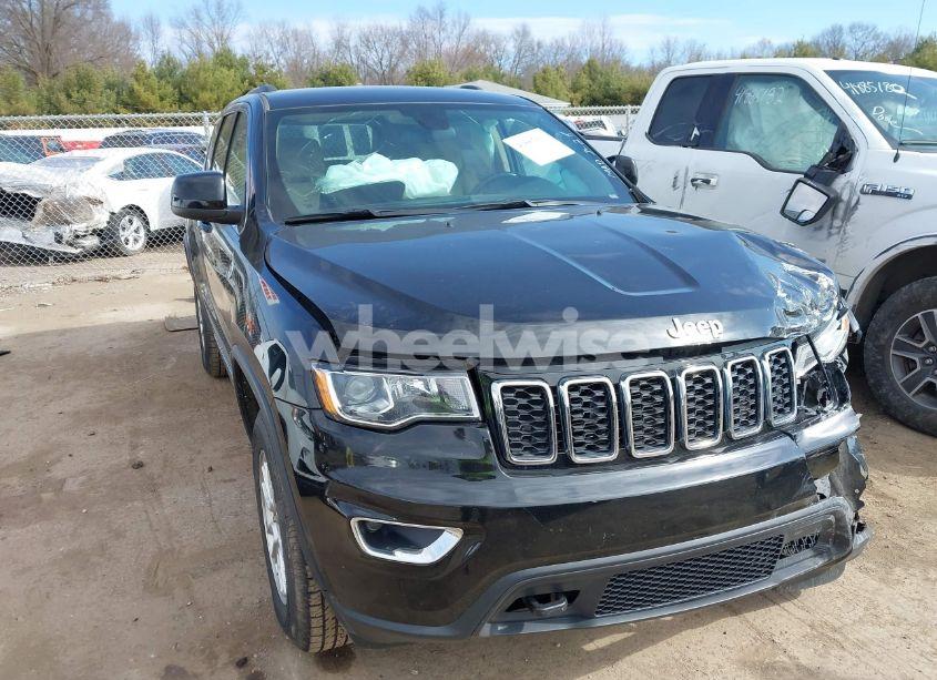 2018 Jeep Grand CHEROKEE LAREDO E 4X4 (VIN 1C4RJFAG1JC146927) main photo