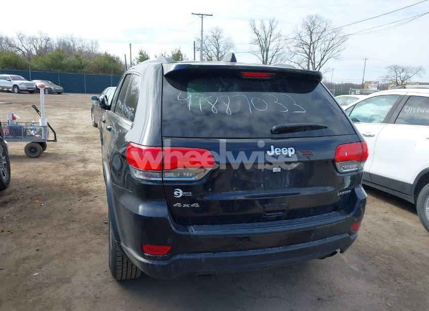 Photo 3 of 2018 Jeep Grand CHEROKEE LAREDO E 4X4 (VIN 1C4RJFAG1JC146927)