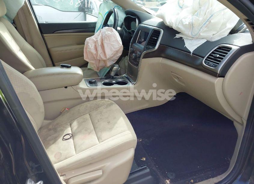 Photo 5 of 2018 Jeep Grand CHEROKEE LAREDO E 4X4 (VIN 1C4RJFAG1JC146927)