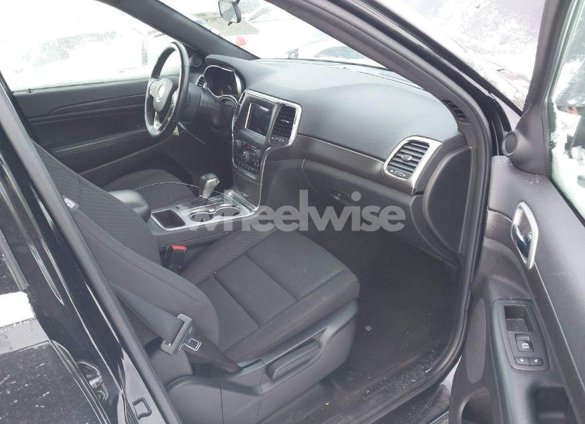 Photo 5 of 2018 Jeep Grand CHEROKEE LAREDO E 4X4 (VIN 1C4RJFAG1JC200226)