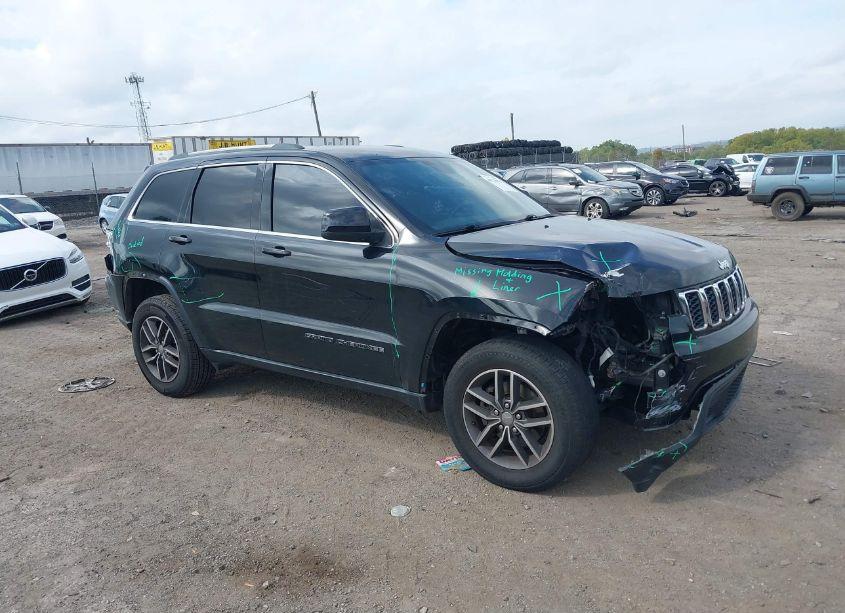 2018 Jeep Grand CHEROKEE LAREDO E 4X4 (VIN 1C4RJFAG1JC351728) main photo