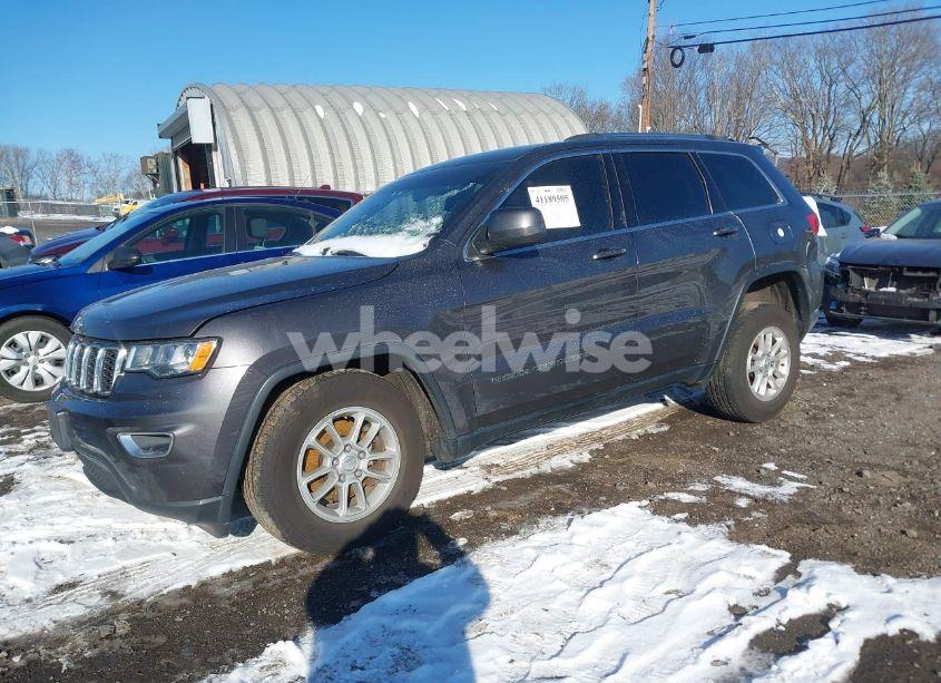 Photo 2 of 2018 Jeep Grand CHEROKEE LAREDO E 4X4 (VIN 1C4RJFAG1JC507475)