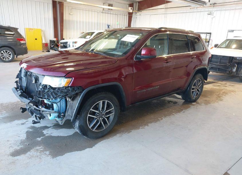 Photo 2 of 2019 Jeep Grand CHEROKEE LAREDO E 4X4 (VIN 1C4RJFAG1KC636334)