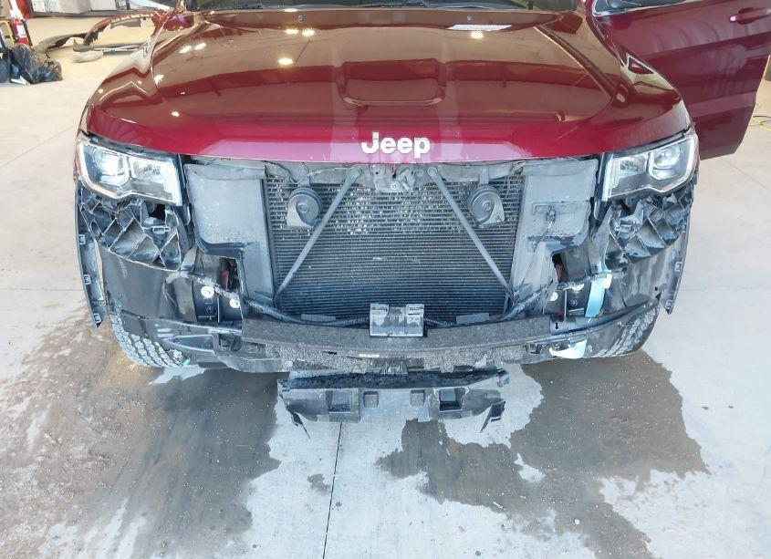 Photo 6 of 2019 Jeep Grand CHEROKEE LAREDO E 4X4 (VIN 1C4RJFAG1KC636334)