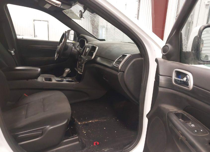 Photo 5 of 2019 Jeep Grand CHEROKEE LAREDO E 4X4 (VIN 1C4RJFAG1KC648581)