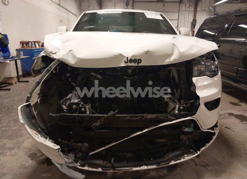 Photo 13 of 2019 Jeep Grand CHEROKEE ALTITUDE 4X4 (VIN 1C4RJFAG1KC694590)