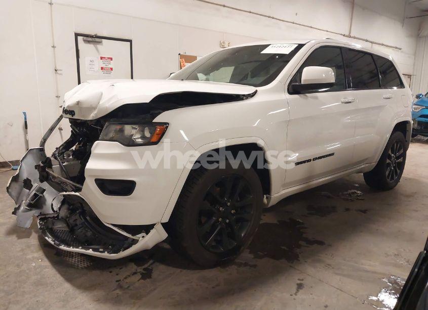 Photo 2 of 2019 Jeep Grand CHEROKEE ALTITUDE 4X4 (VIN 1C4RJFAG1KC694590)