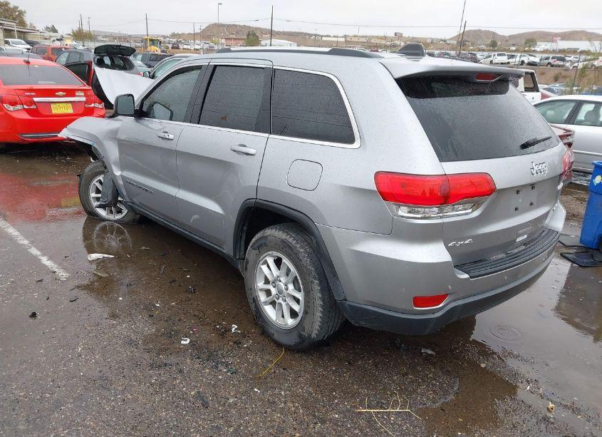 Photo 3 of 2019 Jeep Grand CHEROKEE LAREDO E 4X4 (VIN 1C4RJFAG1KC719715)