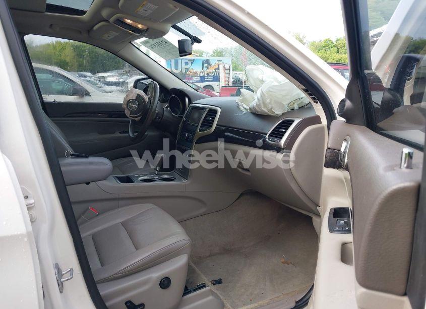 Photo 5 of 2012 Jeep Grand CHEROKEE LAREDO (VIN 1C4RJFAG2CC103605)