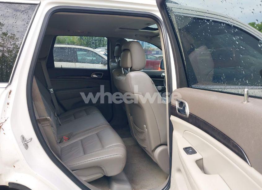 Photo 8 of 2012 Jeep Grand CHEROKEE LAREDO (VIN 1C4RJFAG2CC103605)