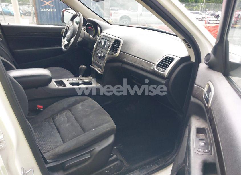 Photo 5 of 2012 Jeep Grand CHEROKEE LAREDO (VIN 1C4RJFAG2CC207883)