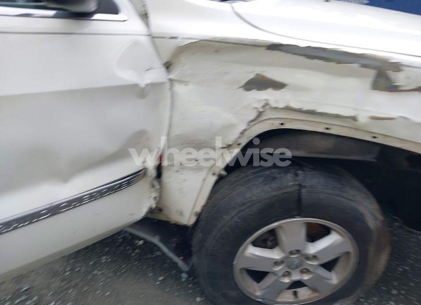 Photo 6 of 2012 Jeep Grand CHEROKEE LAREDO (VIN 1C4RJFAG2CC207883)