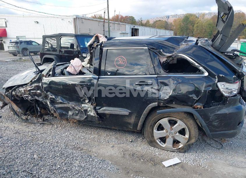 Photo 14 of 2013 Jeep Grand CHEROKEE LAREDO (VIN 1C4RJFAG2DC501916)