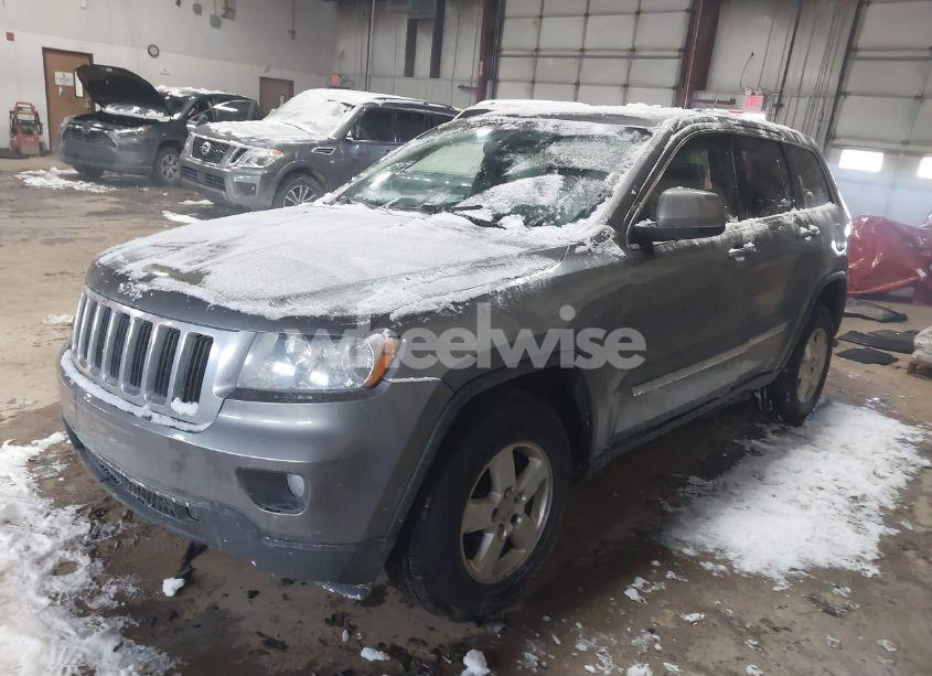 Photo 2 of 2013 Jeep Grand CHEROKEE LAREDO (VIN 1C4RJFAG2DC507344)