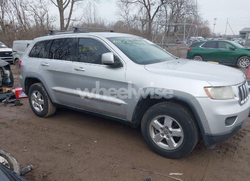 Photo 13 of 2013 Jeep Grand CHEROKEE LAREDO (VIN 1C4RJFAG2DC642050)