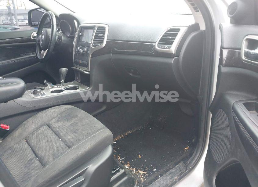 Photo 5 of 2013 Jeep Grand CHEROKEE LAREDO (VIN 1C4RJFAG2DC642050)