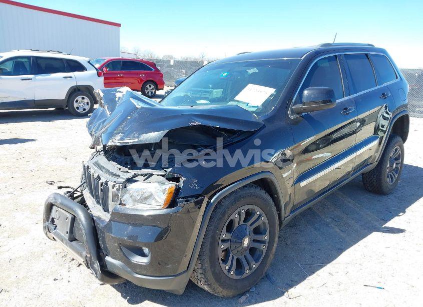 Photo 2 of 2013 Jeep Grand CHEROKEE LAREDO (VIN 1C4RJFAG2DC643926)