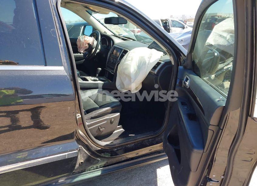 Photo 5 of 2013 Jeep Grand CHEROKEE LAREDO (VIN 1C4RJFAG2DC643926)