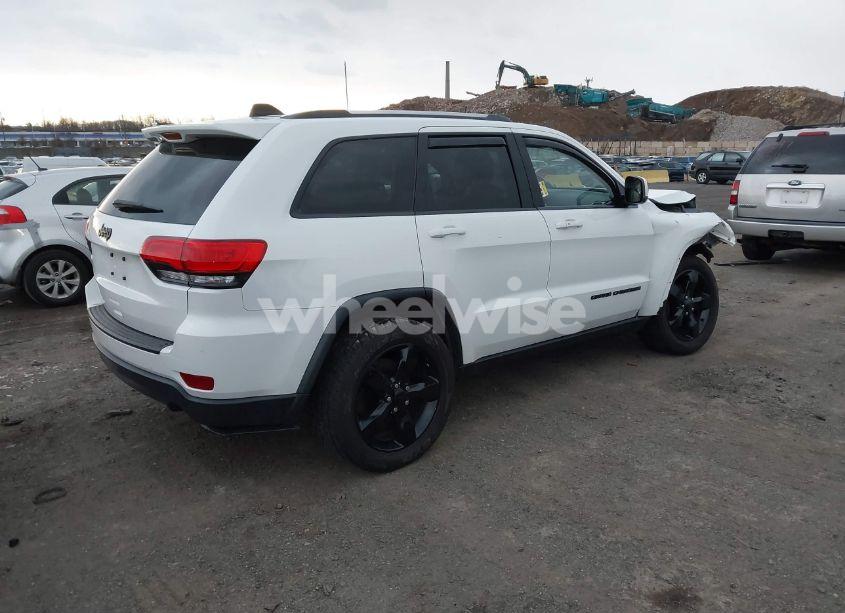 Photo 4 of 2014 Jeep Grand CHEROKEE LAREDO (VIN 1C4RJFAG2EC132444)