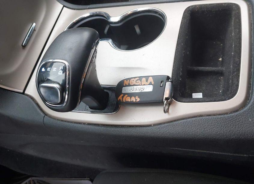 Photo 11 of 2014 Jeep Grand CHEROKEE LAREDO (VIN 1C4RJFAG2EC186777)