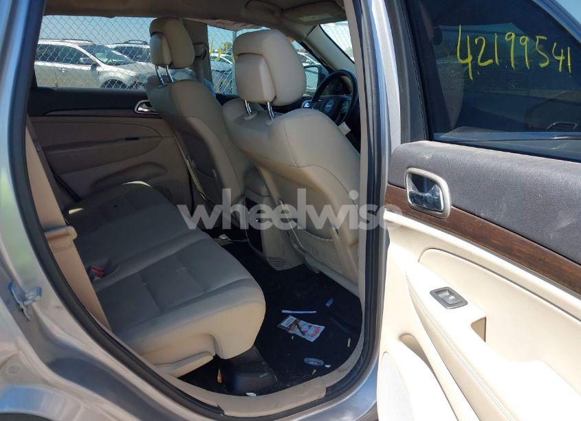 Photo 8 of 2014 Jeep Grand CHEROKEE LAREDO (VIN 1C4RJFAG2EC510231)