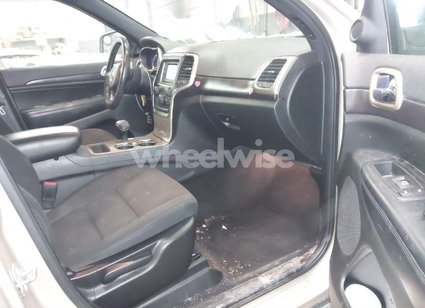 Photo 5 of 2014 Jeep Grand CHEROKEE LAREDO (VIN 1C4RJFAG2EC533539)