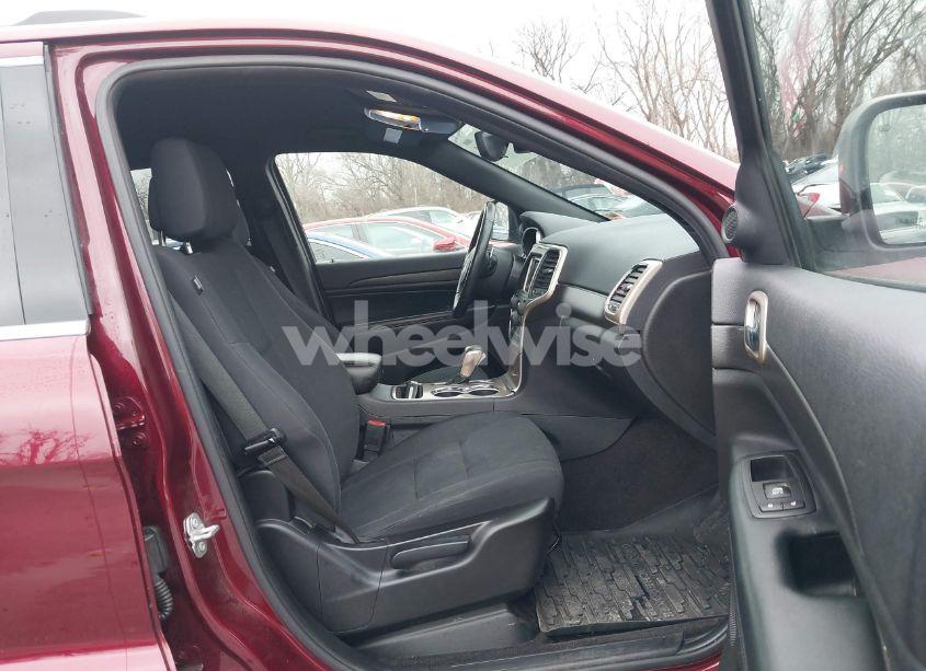 Photo 5 of 2017 Jeep Grand CHEROKEE LAREDO 4X4 (VIN 1C4RJFAG2HC682716)