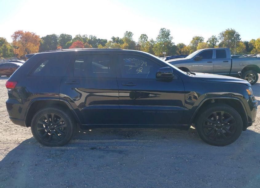 Photo 13 of 2017 Jeep Grand CHEROKEE ALTITUDE 4X4 (VIN 1C4RJFAG2HC828662)