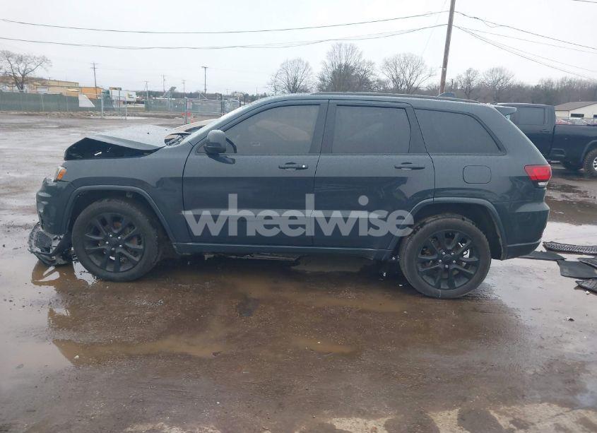 Photo 15 of 2017 Jeep Grand CHEROKEE ALTITUDE 4X4 (VIN 1C4RJFAG2HC865808)