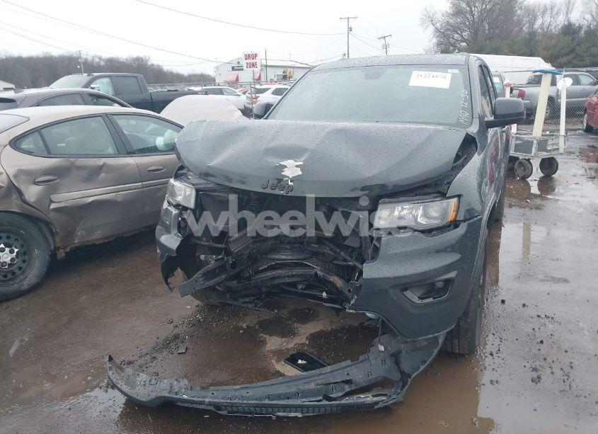Photo 2 of 2017 Jeep Grand CHEROKEE ALTITUDE 4X4 (VIN 1C4RJFAG2HC865808)
