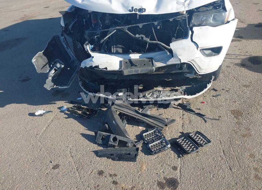 Photo 12 of 2017 Jeep Grand CHEROKEE ALTITUDE 4X4 (VIN 1C4RJFAG2HC876727)