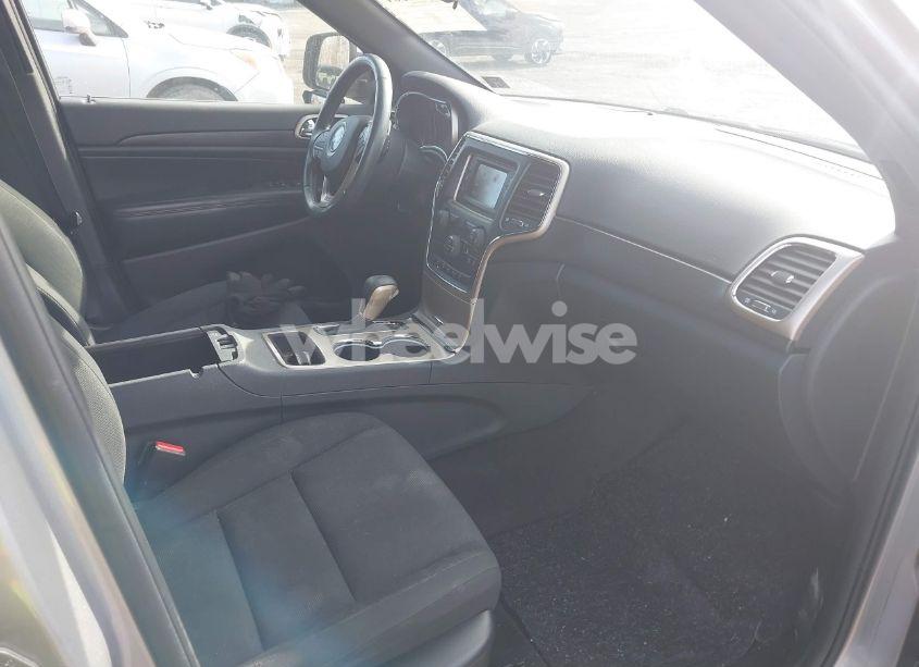 Photo 5 of 2017 Jeep Grand CHEROKEE LAREDO 4X4 (VIN 1C4RJFAG2HC901884)