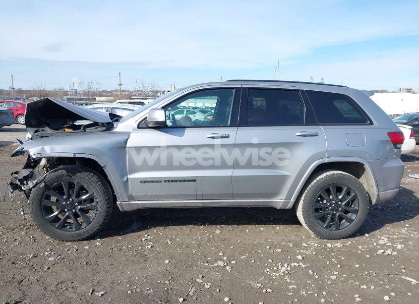 Photo 13 of 2017 Jeep Grand CHEROKEE ALTITUDE 4X4 (VIN 1C4RJFAG2HC909984)