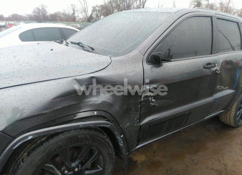 Photo 20 of 2017 Jeep Grand CHEROKEE ALTITUDE 4X4 (VIN 1C4RJFAG2HC926896)