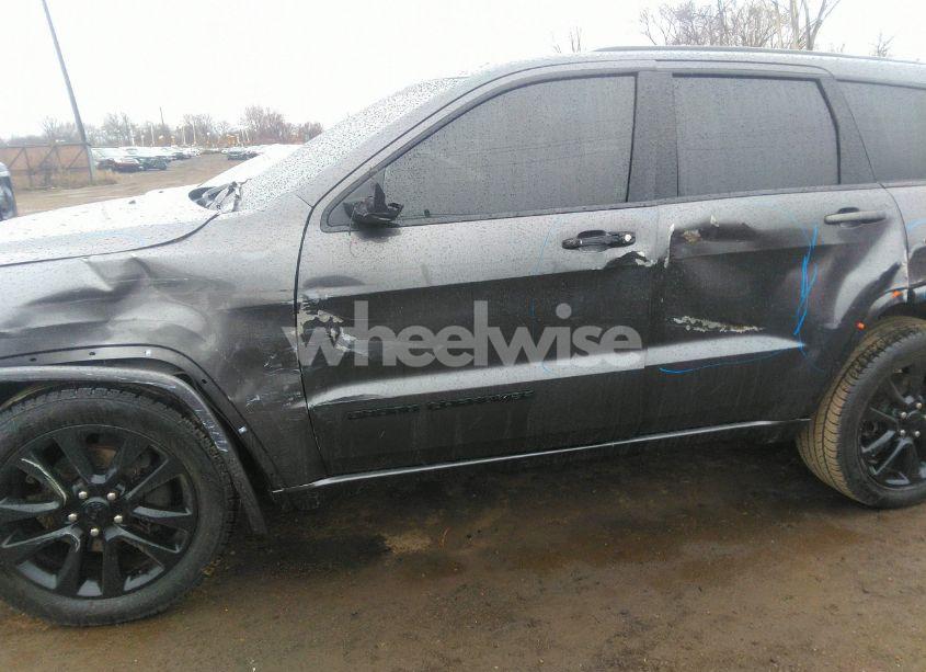 Photo 6 of 2017 Jeep Grand CHEROKEE ALTITUDE 4X4 (VIN 1C4RJFAG2HC926896)