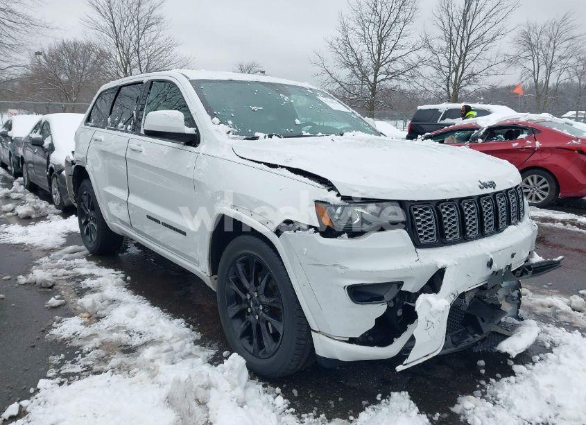 2017 Jeep Grand CHEROKEE ALTITUDE 4X4 (VIN 1C4RJFAG2HC951071) main photo