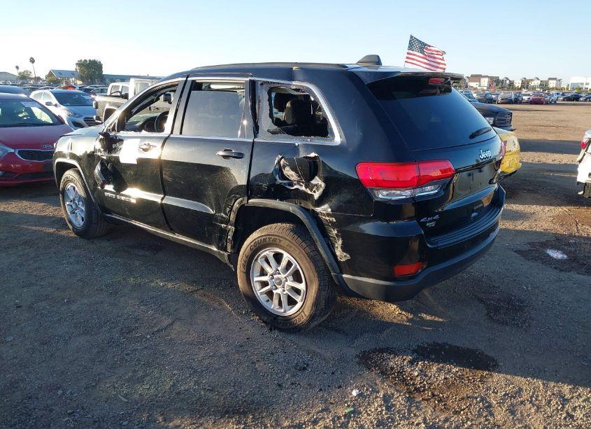 Photo 3 of 2018 Jeep Grand CHEROKEE LAREDO 4X4 (VIN 1C4RJFAG2JC246017)