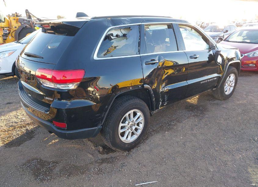 Photo 4 of 2018 Jeep Grand CHEROKEE LAREDO 4X4 (VIN 1C4RJFAG2JC246017)