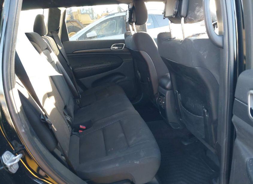 Photo 8 of 2018 Jeep Grand CHEROKEE LAREDO 4X4 (VIN 1C4RJFAG2JC246017)